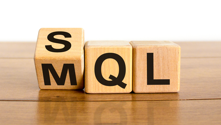 MQLとSQLの違いとは？マーケティングと営業の連携を高めるリード管理